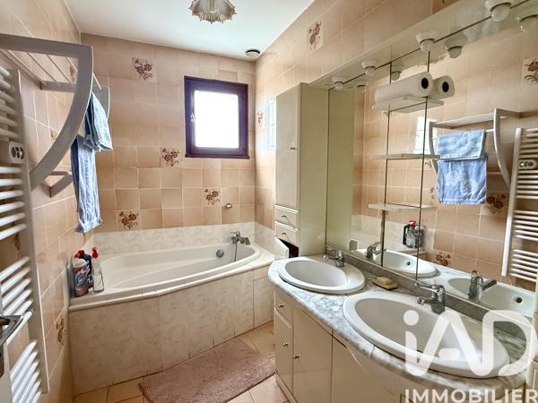 Maison à vendre 8 pièces 150,31 m² Meyzieu