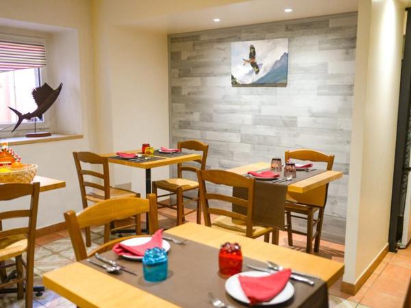 Immeuble - Vallee d'aspe - Réf.:205433 VALLEE D'ASPE - ANCIEN RESTAURANT ET CHAMBRES D’HÔTES – FORT POTENTIEL -