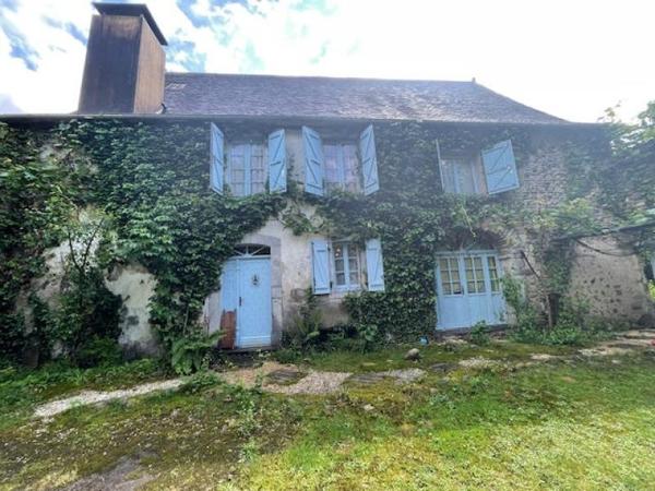 Maison - Proximite oloron-sainte-marie - Réf.:205405 PROXIMITE IMMEDIATE OLORON - BELLE MAISON AVEC DEPENDANCES - CHARME DE L'ANCIEN