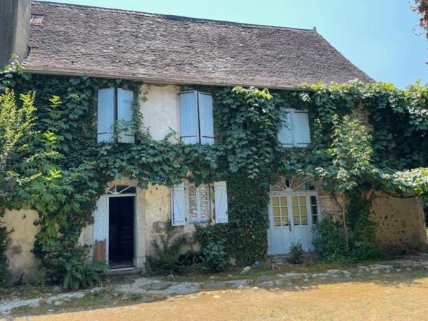 Maison - Proximite oloron-sainte-marie - Réf.:205405 PROXIMITE IMMEDIATE OLORON - BELLE MAISON AVEC DEPENDANCES - CHARME DE L'ANCIEN