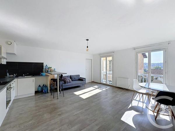 Appartement à vendre  2 pièces - 58 m 2   AUCH  - 32