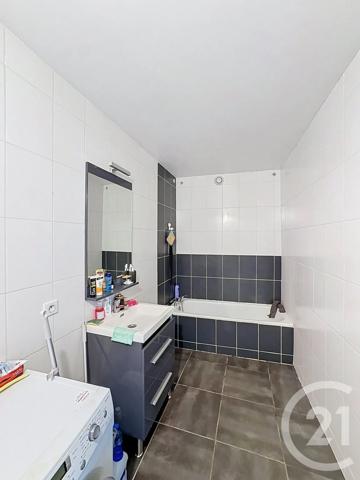 Appartement à vendre  2 pièces - 58 m 2   AUCH  - 32
