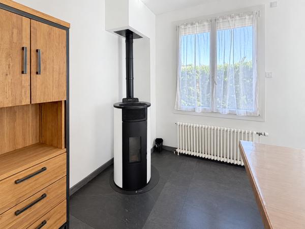 Maison
         6 pièces
        - 138 m² 358 000 €*
