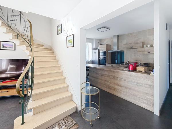 Maison
         6 pièces
        - 138 m² 358 000 €*