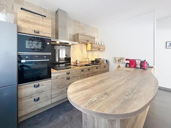 Maison
         6 pièces
        - 138 m² 358 000 €*