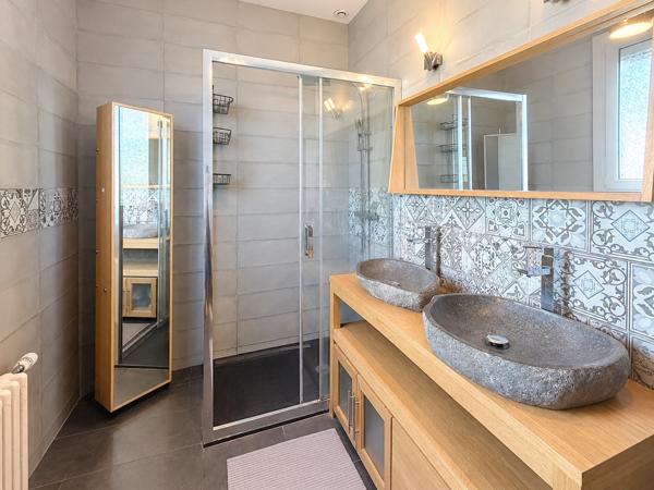 Maison
         6 pièces
        - 138 m² 358 000 €*