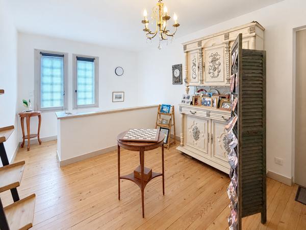 Maison
         6 pièces
        - 138 m² 358 000 €*