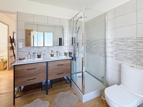 Maison
         6 pièces
        - 138 m² 358 000 €*