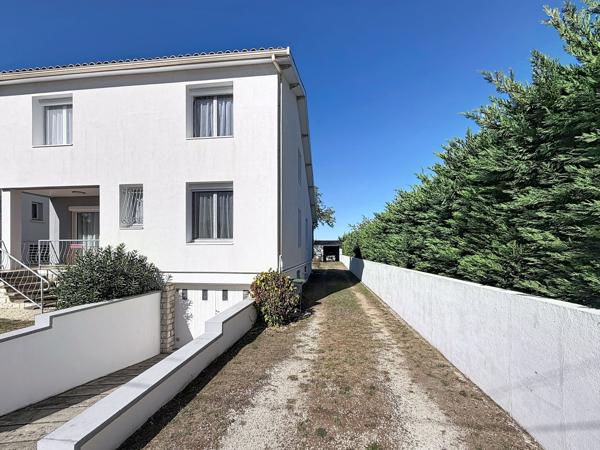 Maison
         6 pièces
        - 138 m² 358 000 €*