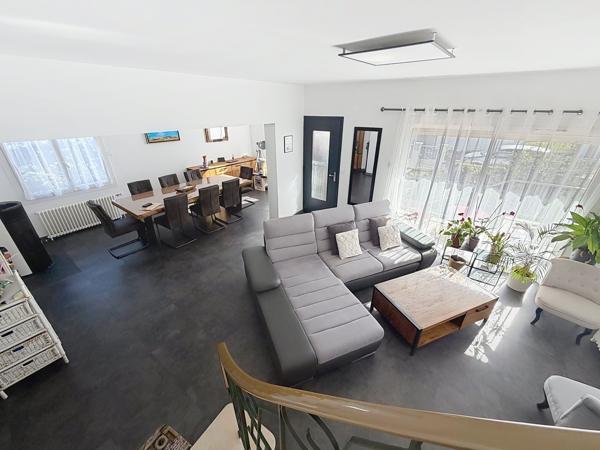 Maison
         6 pièces
        - 138 m² 358 000 €*