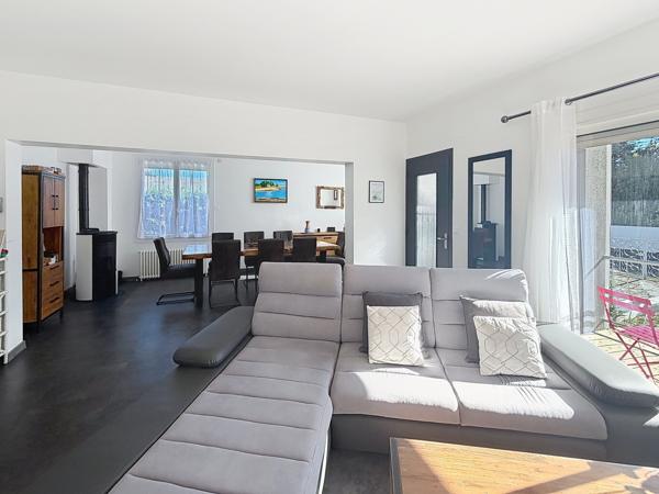 Maison
         6 pièces
        - 138 m² 358 000 €*