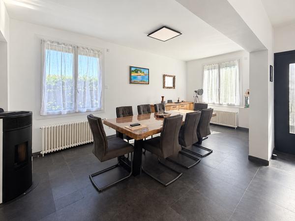 Maison
         6 pièces
        - 138 m² 358 000 €*