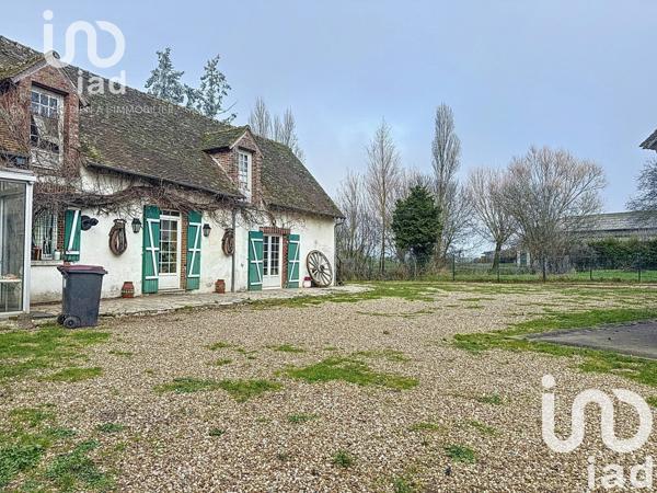 Maison 15 pièces de 300 m² à Château-Renard (45220)