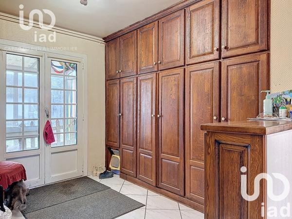 Maison 15 pièces de 300 m² à Château-Renard (45220)