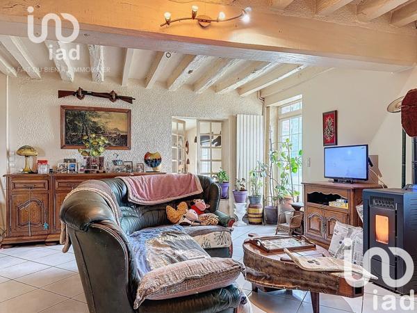 Maison 15 pièces de 300 m² à Château-Renard (45220)