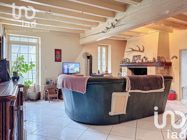 Maison 15 pièces de 300 m² à Château-Renard (45220)