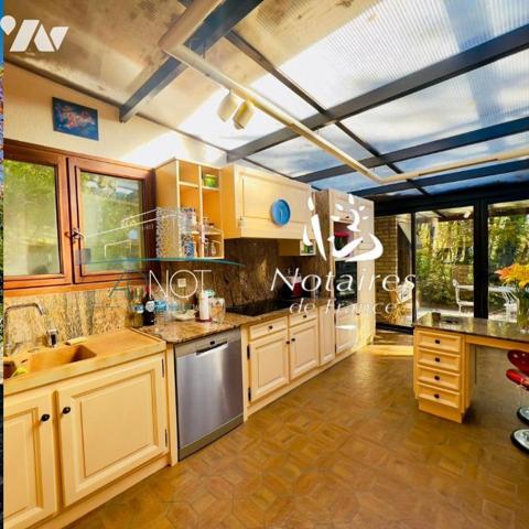 Donzère (26290) – Vente en nue-propriété – Grande maison avec terrain