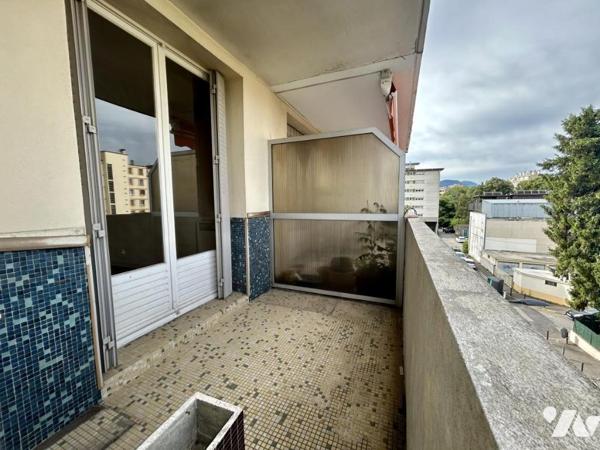 APPARTEMENT T3  AVEC BALCON