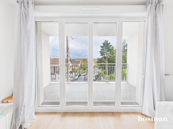 Appartement 3 pièces lumineux avec balcon et parking - Immeuble récent - Proche RER
