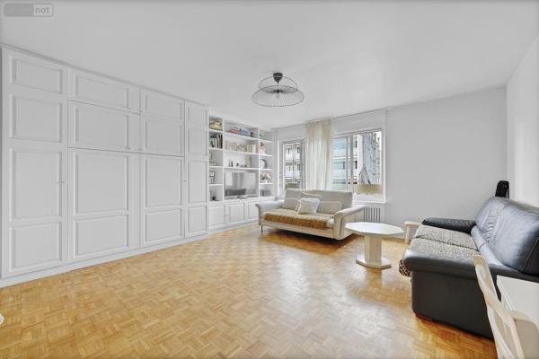 Appartement à vendre à Paris 11e arrondissement à Paris (75011), ref : STUDIO NATION   
NATION