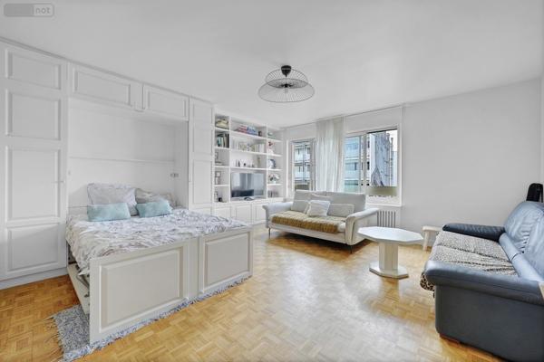 Appartement à vendre à Paris 11e arrondissement à Paris (75011), ref : STUDIO NATION   
NATION