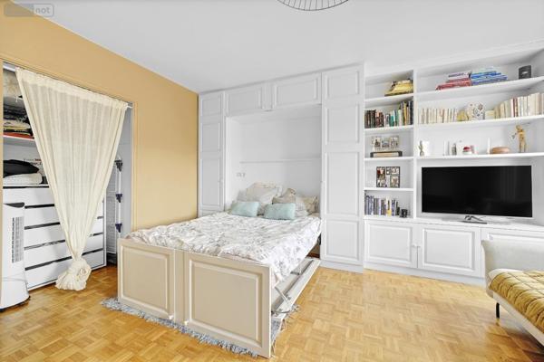 Appartement à vendre à Paris 11e arrondissement à Paris (75011), ref : STUDIO NATION   
NATION