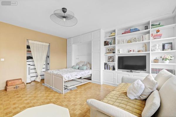 Appartement à vendre à Paris 11e arrondissement à Paris (75011), ref : STUDIO NATION   
NATION