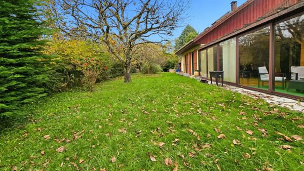 Maison au calme avec grand terrain piscinable !