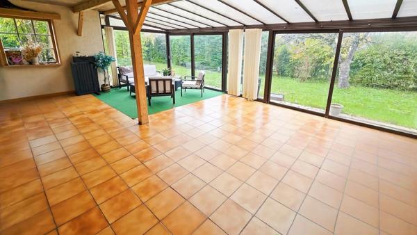 Maison au calme avec grand terrain piscinable !