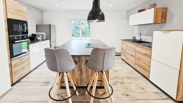 Maison au calme avec grand terrain piscinable !