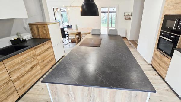 Maison au calme avec grand terrain piscinable !