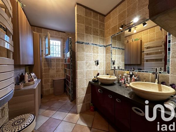 Maison traditionnelle 4 pièces de 130 m² à Aubagne (13400)