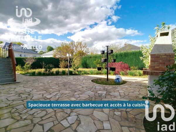 Maison traditionnelle 7 pièces de 155 m² à La Membrolle-sur-Choisille (37390)