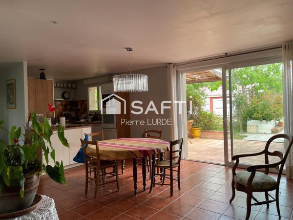 Maison de 4 pièces avec double garage et piscine