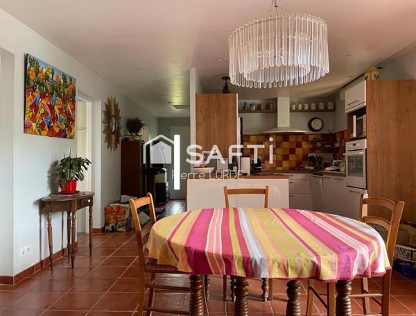 Maison de 4 pièces avec double garage et piscine