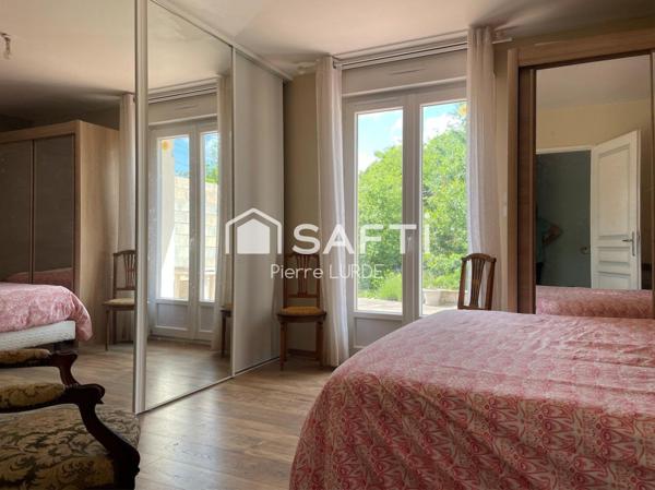 Maison de 4 pièces avec double garage et piscine