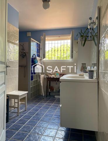 Maison de 4 pièces avec double garage et piscine