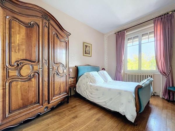 Maison  8 pièce(s) 201 m2 Lamarche sur Saône