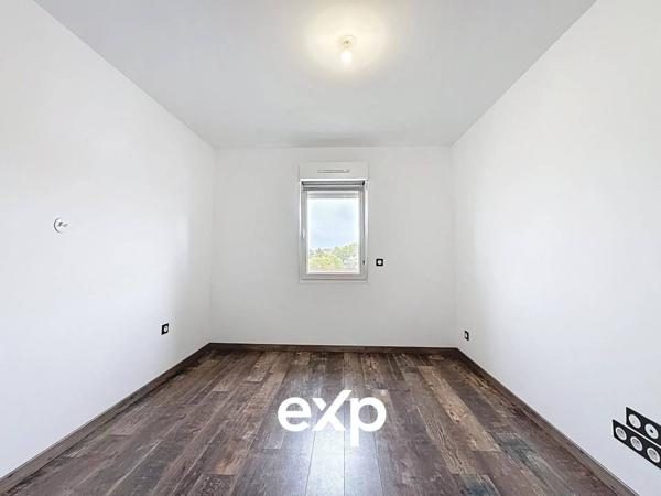 Maison contemporaine avec piscine et terrasse plein sud – Woippy Village