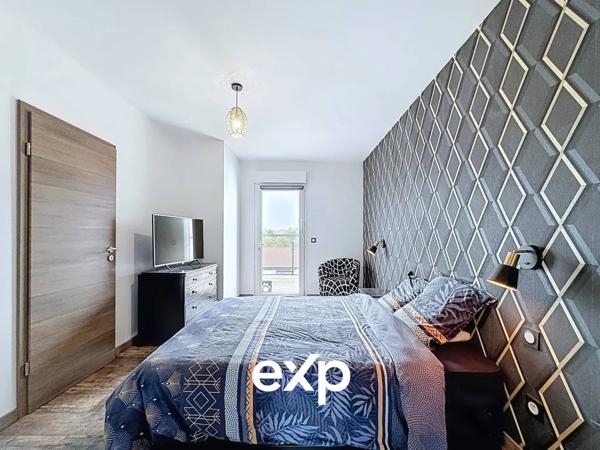 Maison contemporaine avec piscine et terrasse plein sud – Woippy Village