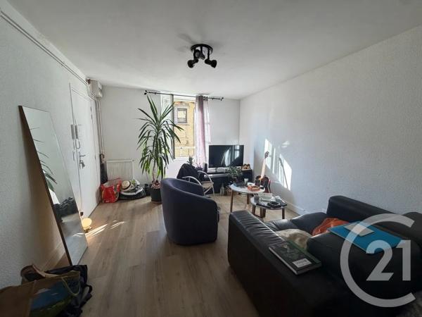 Appartement F3 à vendre  3 pièces - 58 m 2   AURILLAC  - 15