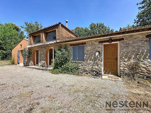 Pourrières - Villa T8 - 5 chambres 200 m2 - piscine, garage et terrain plat arboré de 2 200 m² au calme absolu