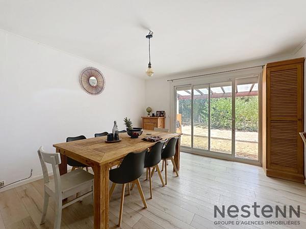 Pourrières - Villa T8 - 5 chambres 200 m2 - piscine, garage et terrain plat arboré de 2 200 m² au calme absolu