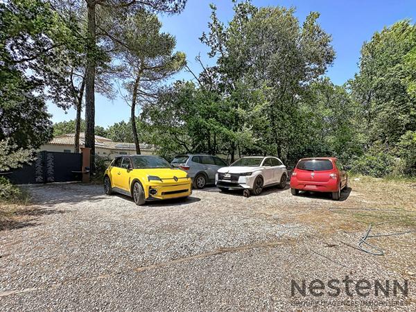 Pourrières - Villa T8 - 5 chambres 200 m2 - piscine, garage et terrain plat arboré de 2 200 m² au calme absolu