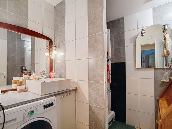 ENSEMBLE IMMOBILIER 16 LOGEMENTS