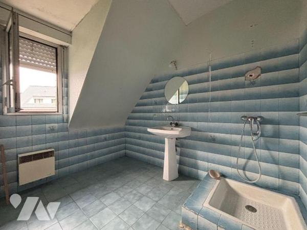 NOUVEAUTE ! Etude Trente-Cinq Notaires

Venez découvrir cette maison individuelle T6 (142m²) ...