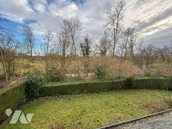 NOUVEAUTE ! Etude Trente-Cinq Notaires

Venez découvrir cette maison individuelle T6 (142m²) ...