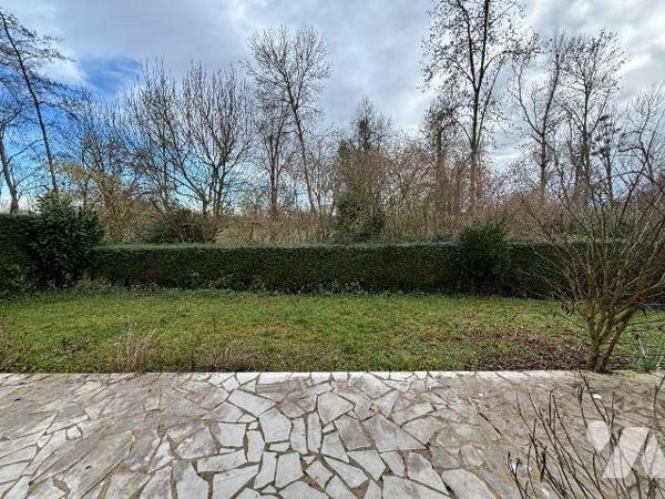 NOUVEAUTE ! Etude Trente-Cinq Notaires

Venez découvrir cette maison individuelle T6 (142m²) ...