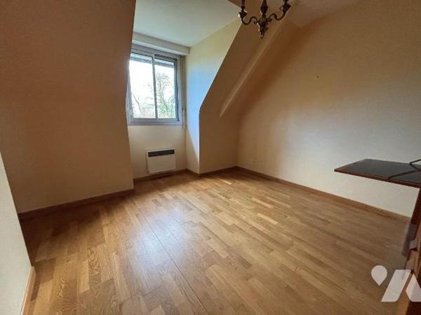 NOUVEAUTE ! Etude Trente-Cinq Notaires

Venez découvrir cette maison individuelle T6 (142m²) ...