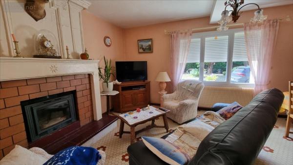 Maison individuelle à vendre à Jonzac en Charente-Maritime (17500), ref : 1863